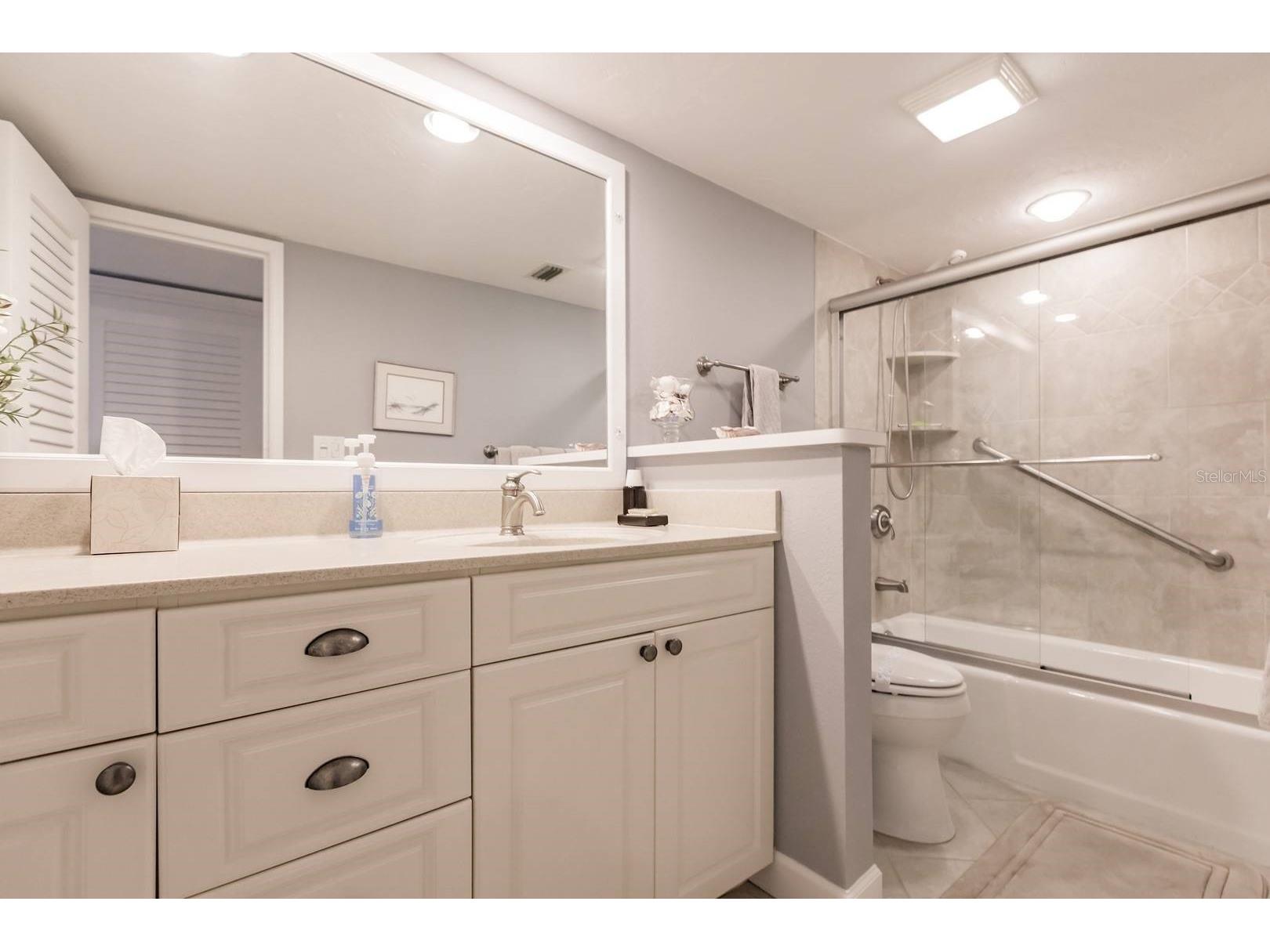 1200 E Peppertree Lane #406 Sarasota FL 34242 TB8470490 image6