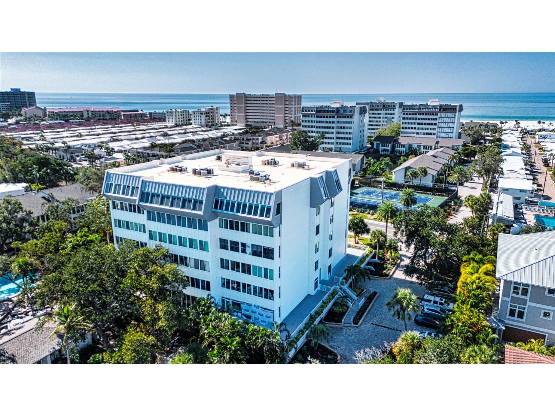 1200 E Peppertree Lane #601 Sarasota FL 34242 A4675907 image1
