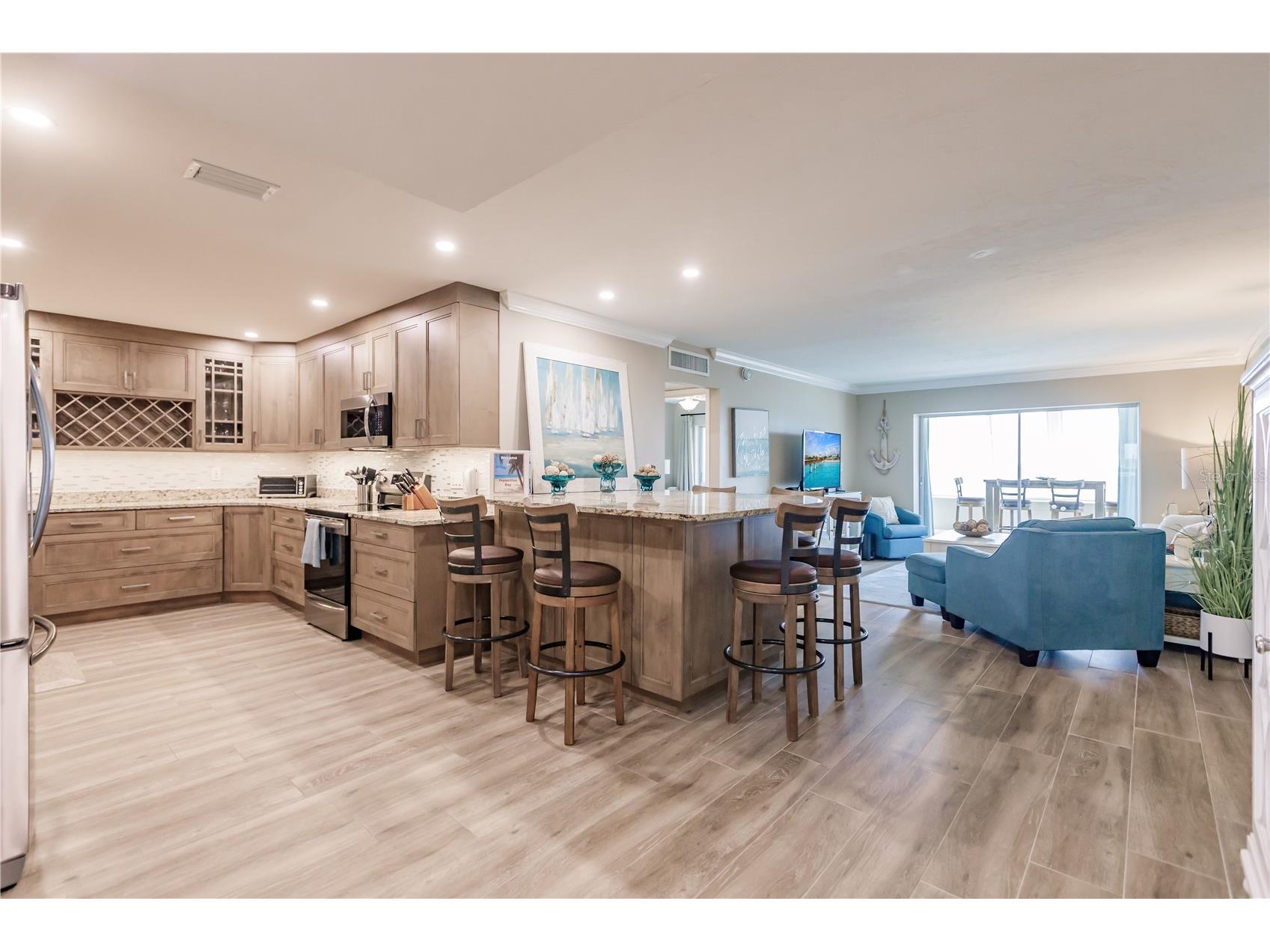 1200 E Peppertree Lane #602 Sarasota FL 34242 TB8470682 image2