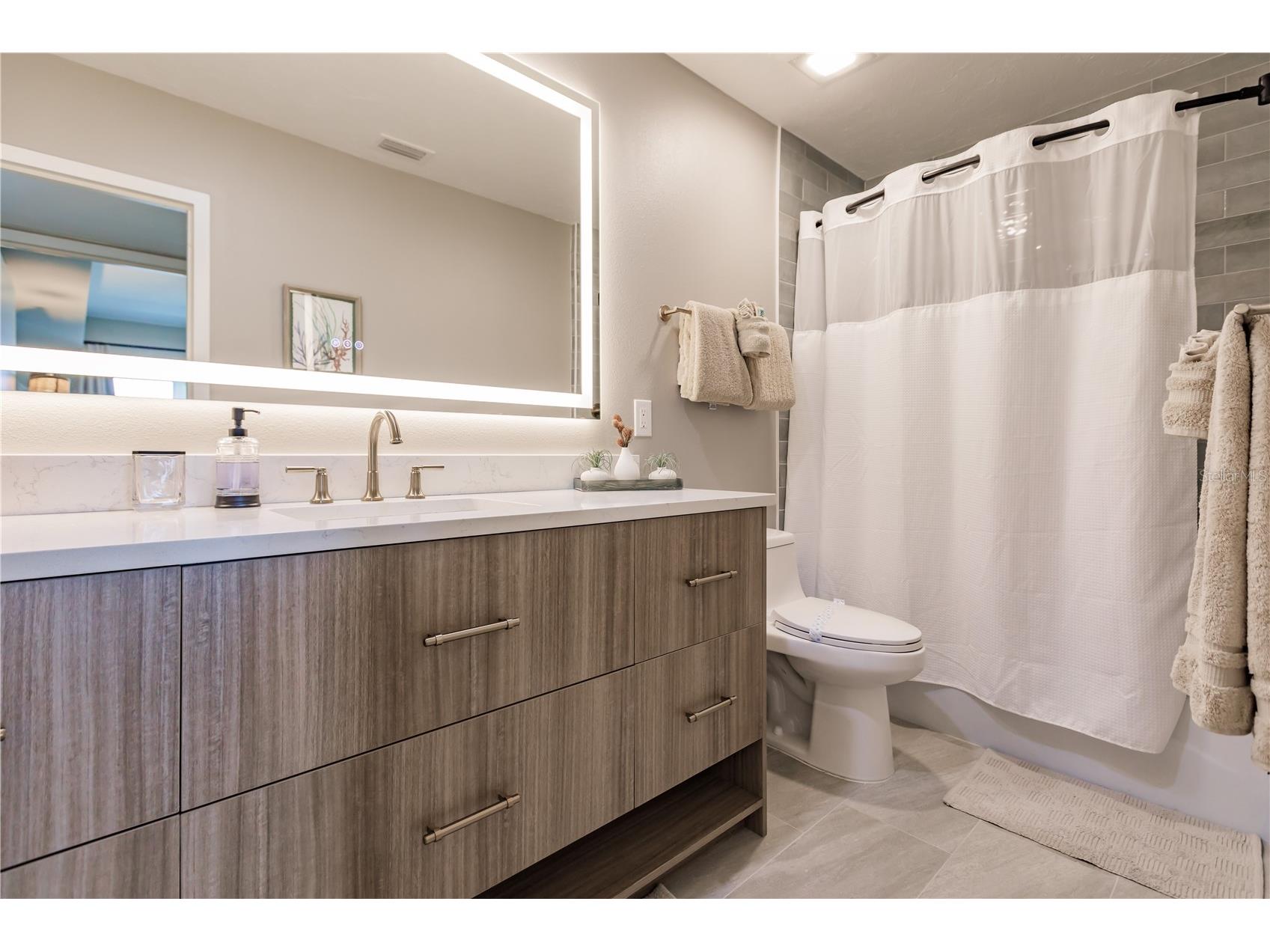 1200 E Peppertree Lane #602 Sarasota FL 34242 TB8470682 image25