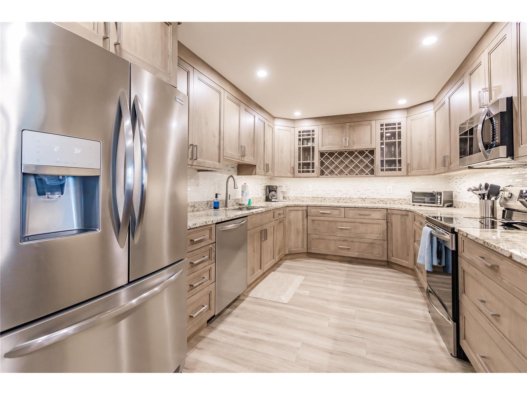 1200 E Peppertree Lane #602 Sarasota FL 34242 TB8470682 image4