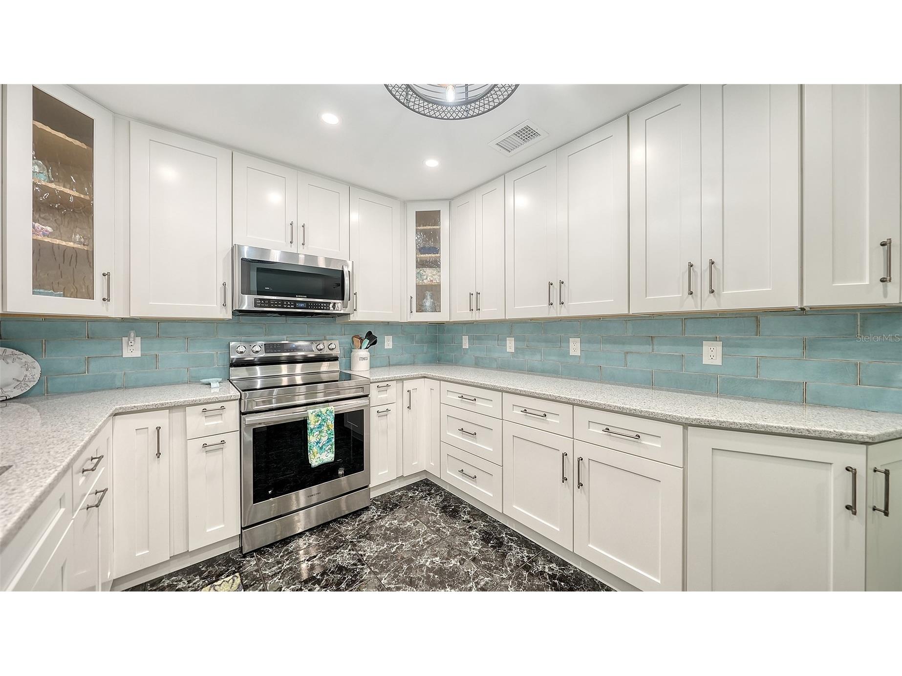 1200 East Peppertree Lane #302 Sarasota FL 34242 A4685295 image14