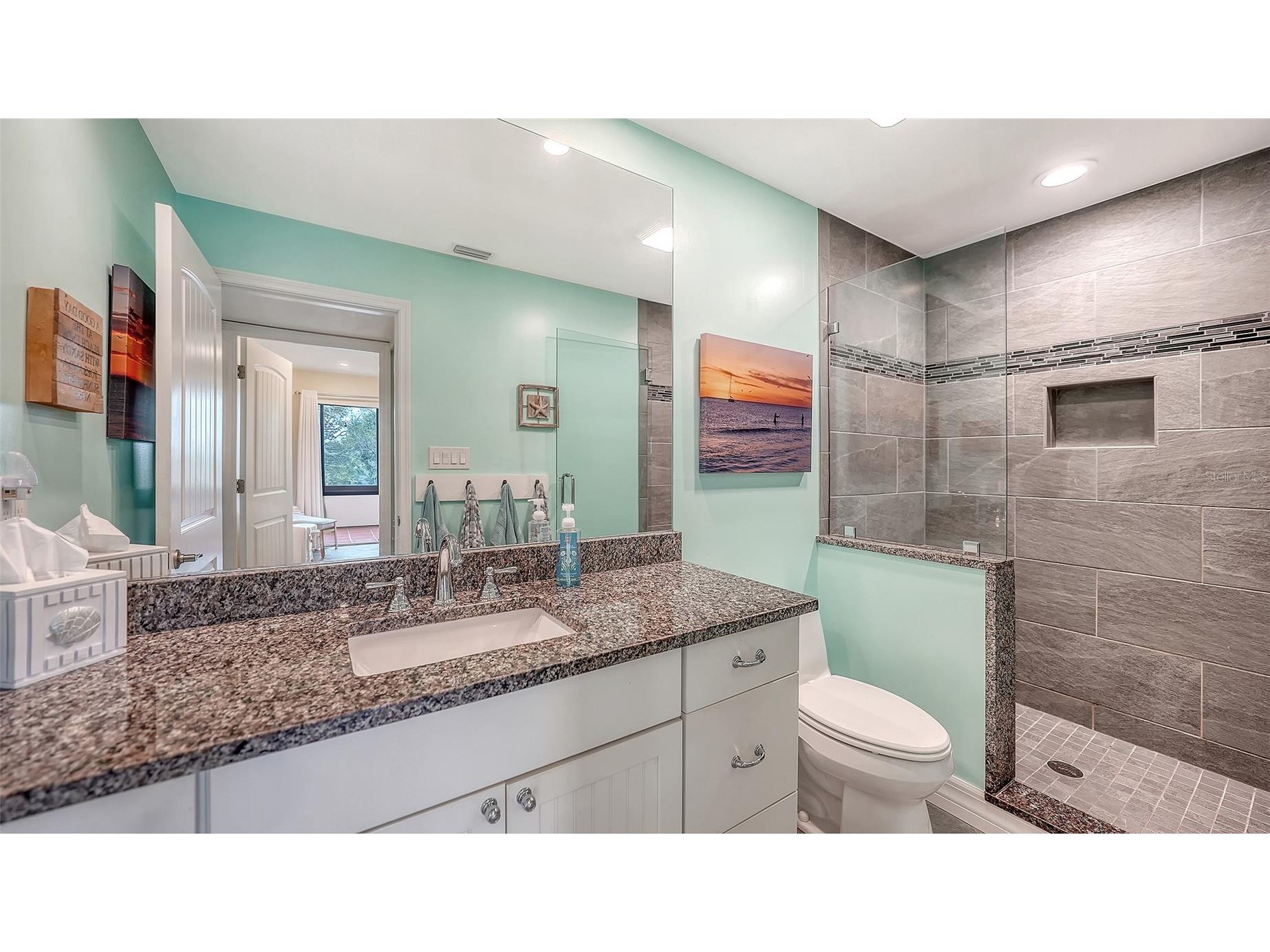 1200 East Peppertree Lane #302 Sarasota FL 34242 A4685295 image19