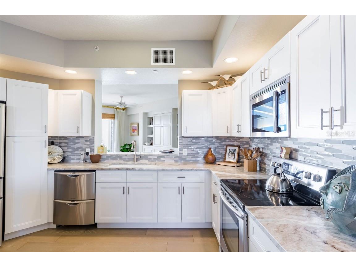 1200 Gulf Boulevard #204 Clearwater Beach FL 33767 TB8338959 image12