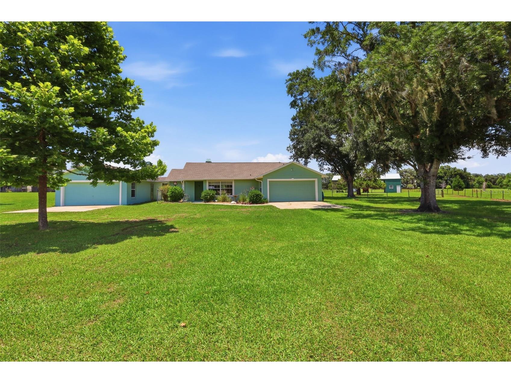1200 N Hart Road Geneva FL 32732 V4949715 image1