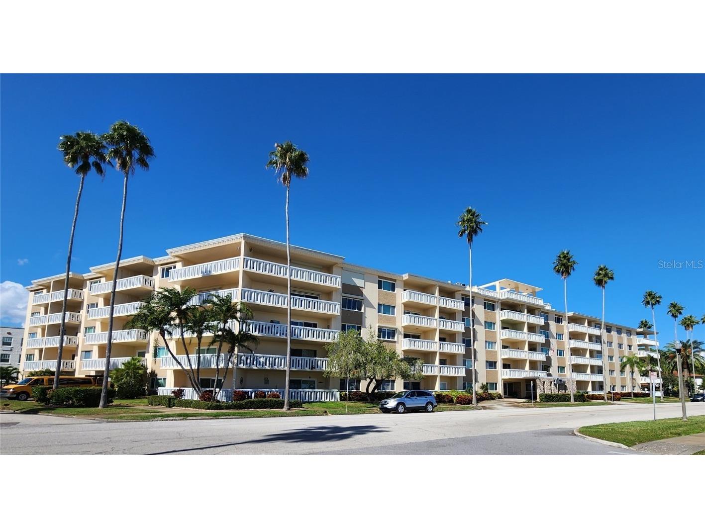 1200 N Shore Drive NE #403 Saint Petersburg FL 33701 - TAMPA BAY U8253327 image1