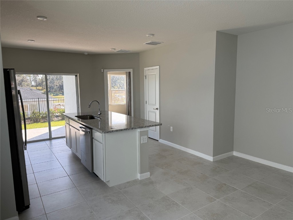 1200 Port Blue Way Lady Lake FL 32159 OM715490 image5