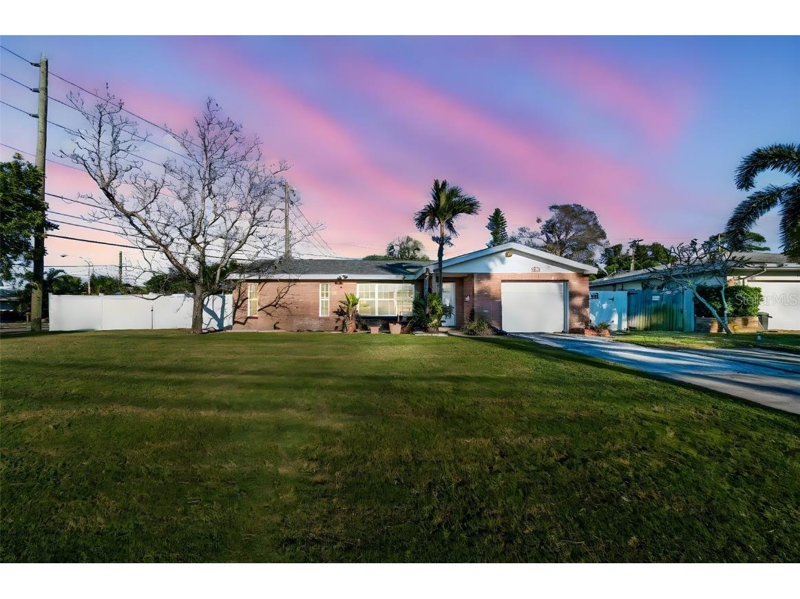 1200 Robin Road S Saint Petersburg FL 33707 TB8447803 image1
