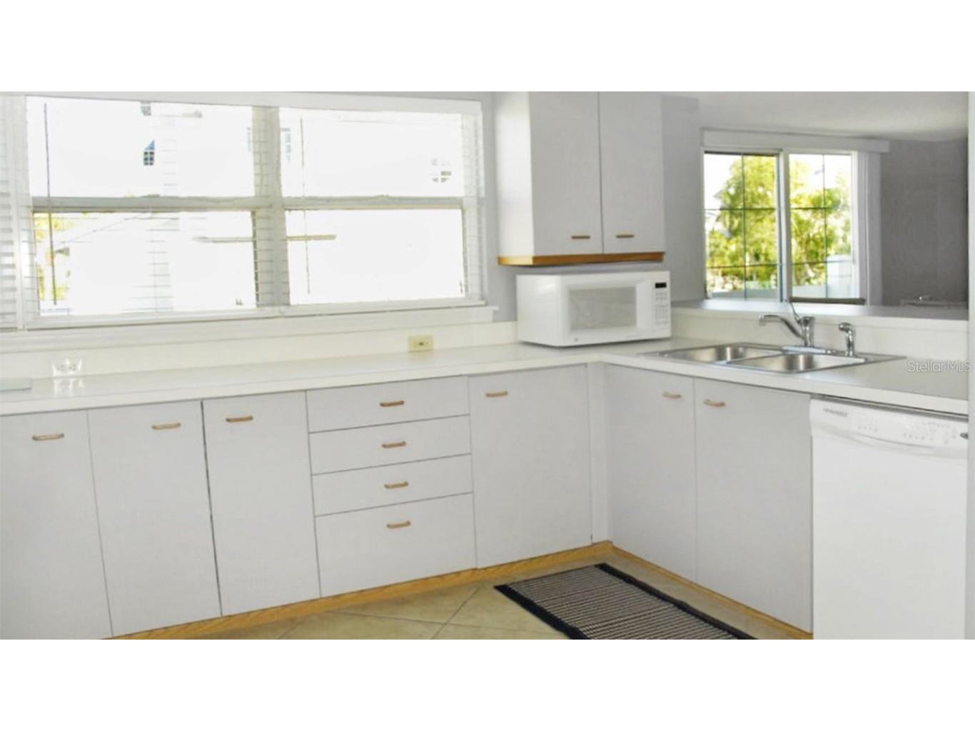 1200 Siesta Bayside Drive #1200-G Sarasota FL 34242 A4588718 image6