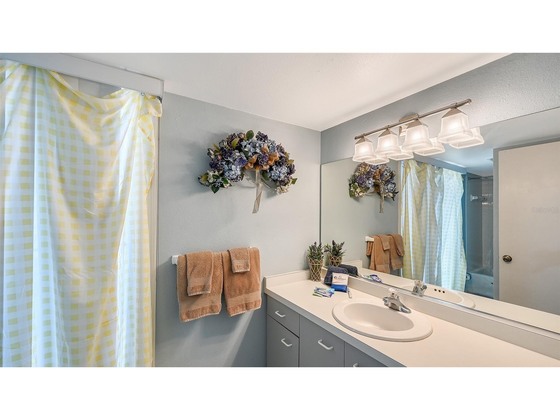 1200 Siesta Bayside Drive #1200G Sarasota FL 34242 A4685175 image22