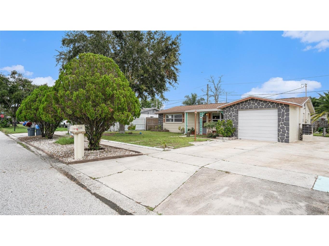 1200 Tamarac Drive Holiday FL 34690 TB8310686 image1