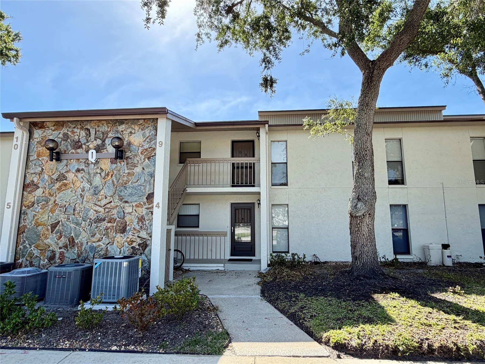 1200 Tarpon Woods Boulevard #Q4 Palm Harbor FL 34685 W7886494 image1