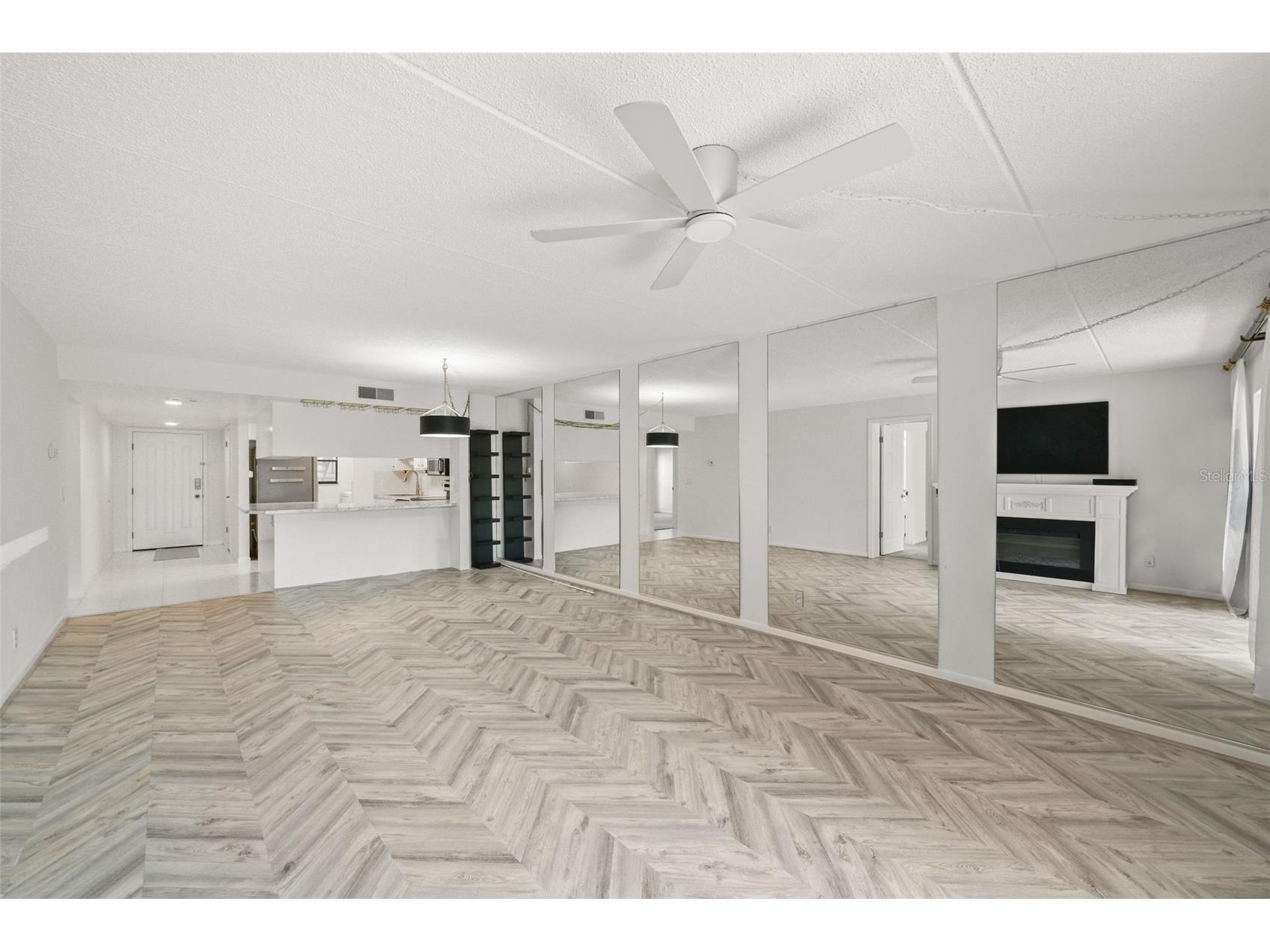 1200 Tarpon Woods Boulevard #Q4 Palm Harbor FL 34685 W7886494 image12