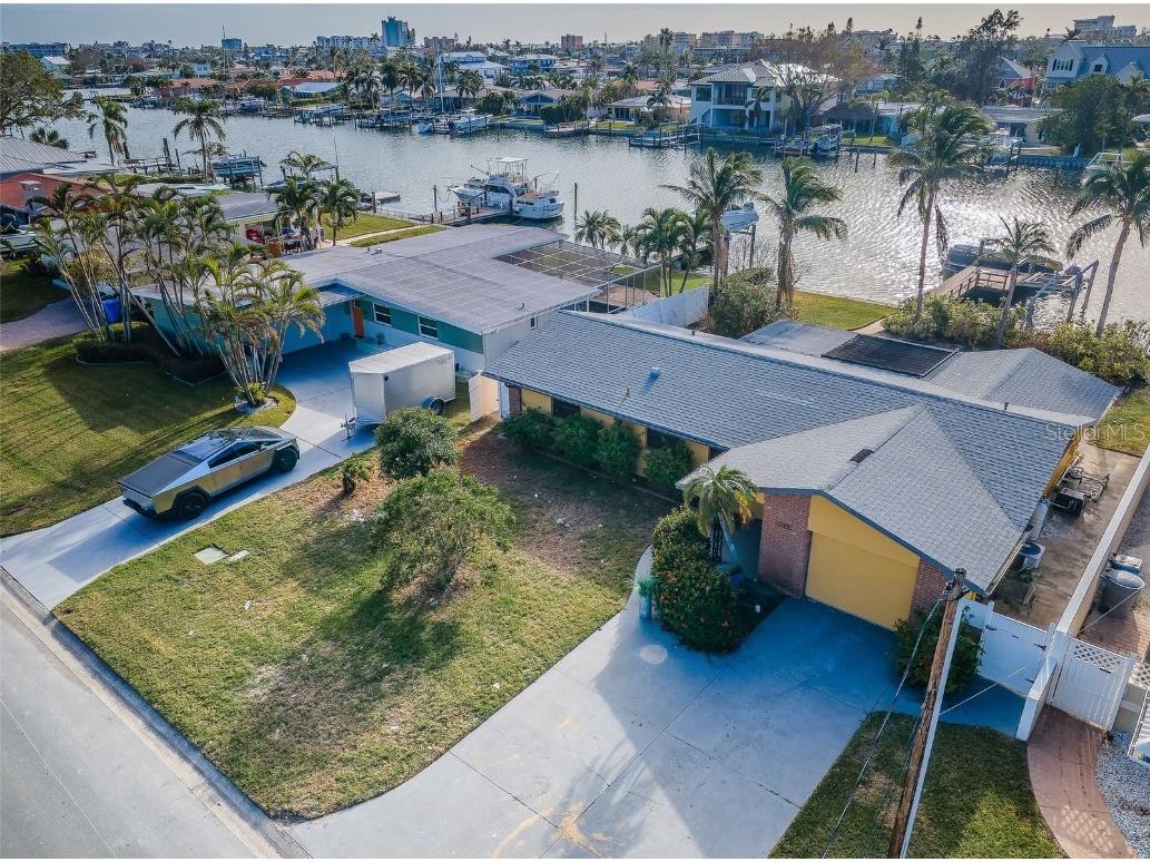 12000 6th Street E Treasure Island FL 33706 - BOCA CIEGA BAY TB8322138 image1