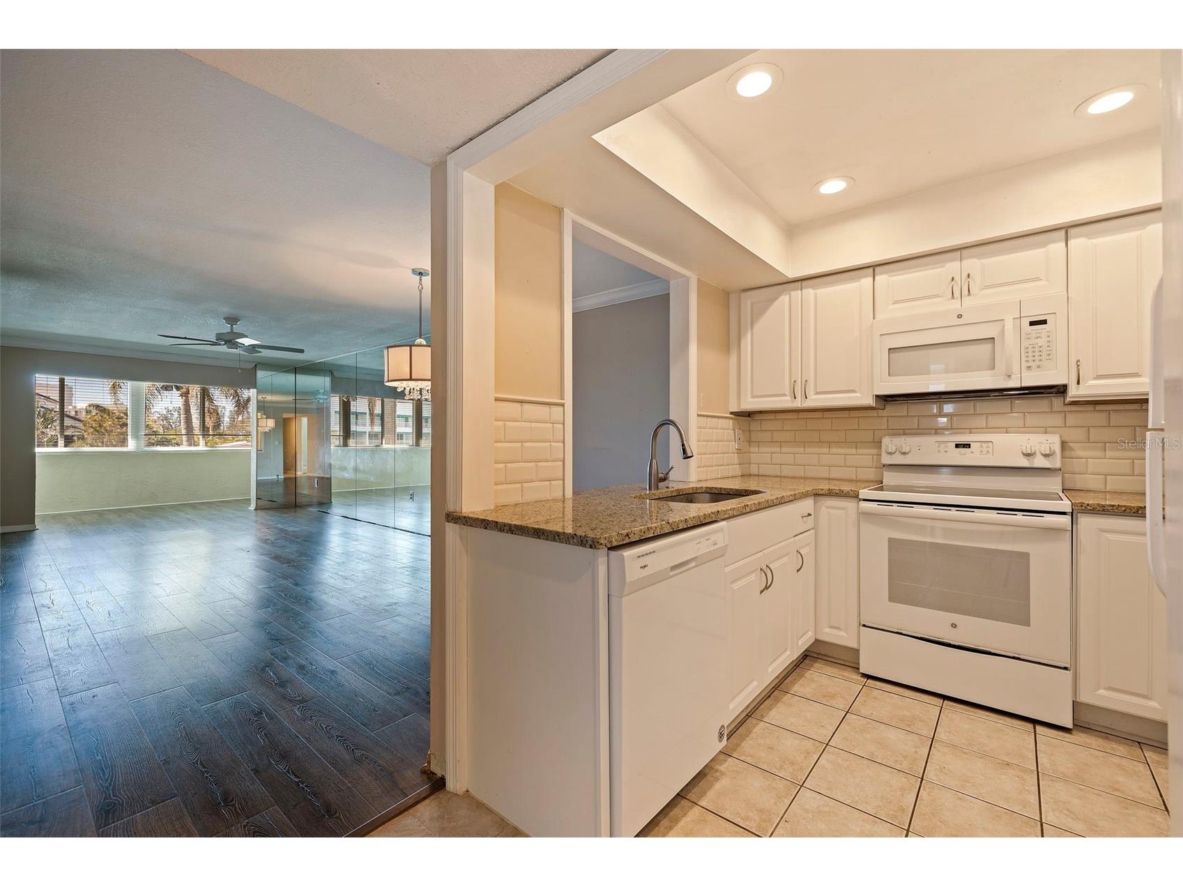 12000 Capri Circle S #16 Treasure Island FL 33706 TB8426044 image3
