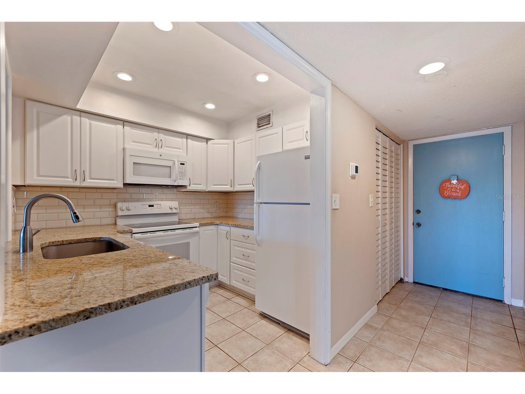 12000 Capri Circle S #16 Treasure Island FL 33706 TB8426044 image4