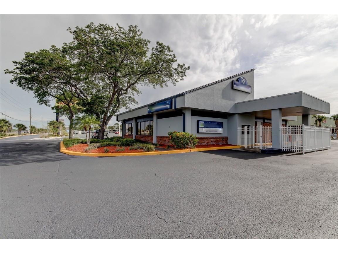 12000 Us Highway 19 Hudson FL 34667 U8190668 image1