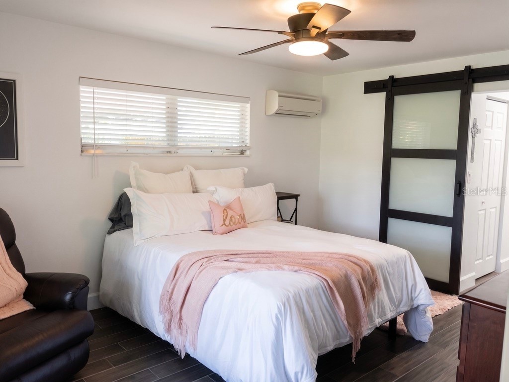 12001 N Gomez Avenue Tampa FL 33618 TB8503572 image10