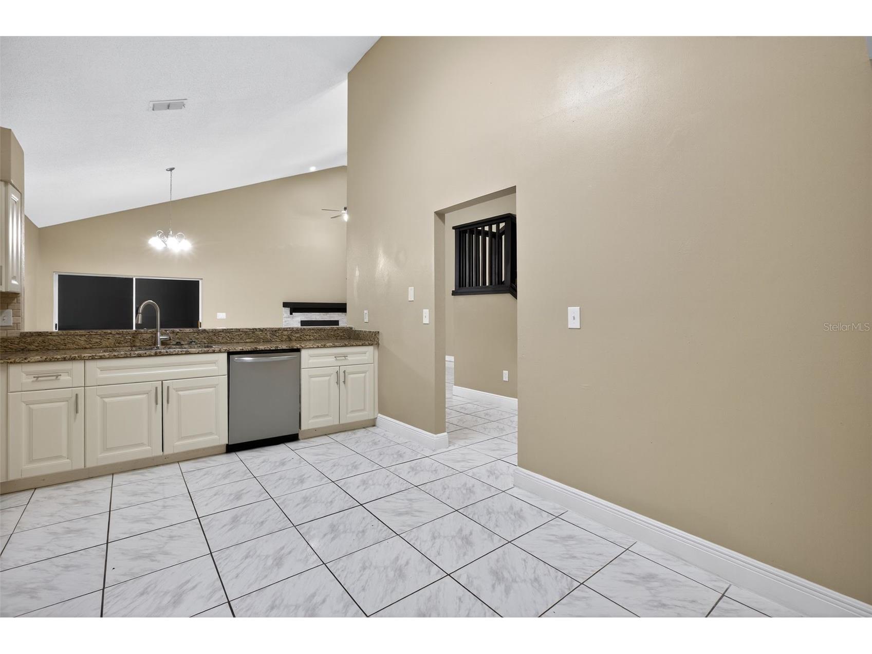 12004 W Pond Way Tampa FL 33635 TB8429745 image14