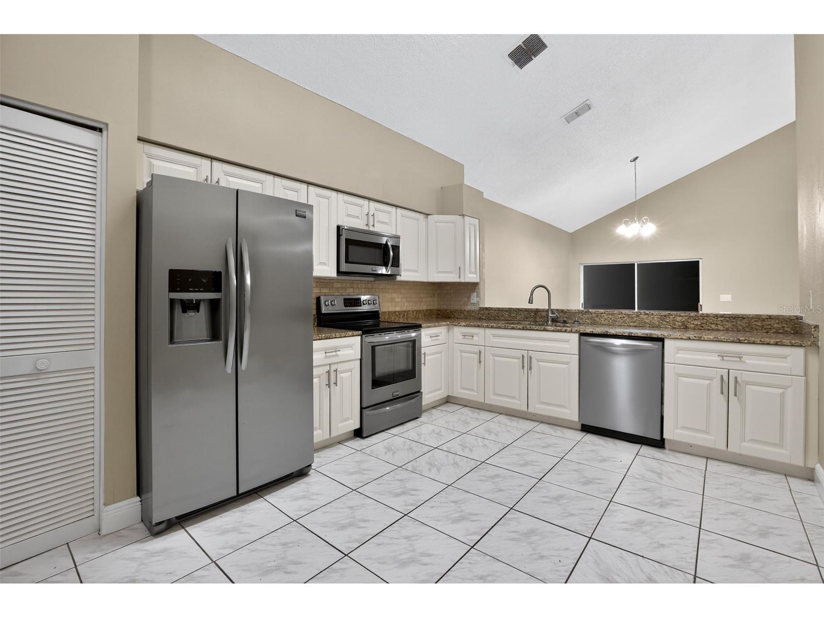 12004 W Pond Way Tampa FL 33635 TB8429745 image16