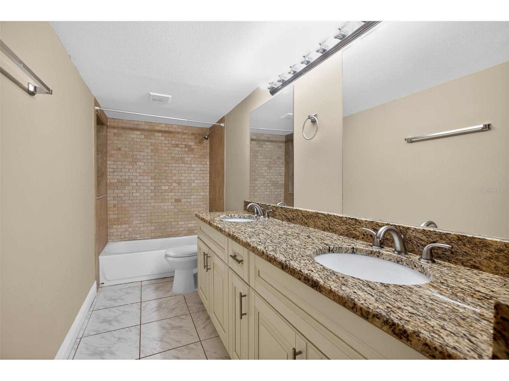 12004 W Pond Way Tampa FL 33635 TB8429745 image23