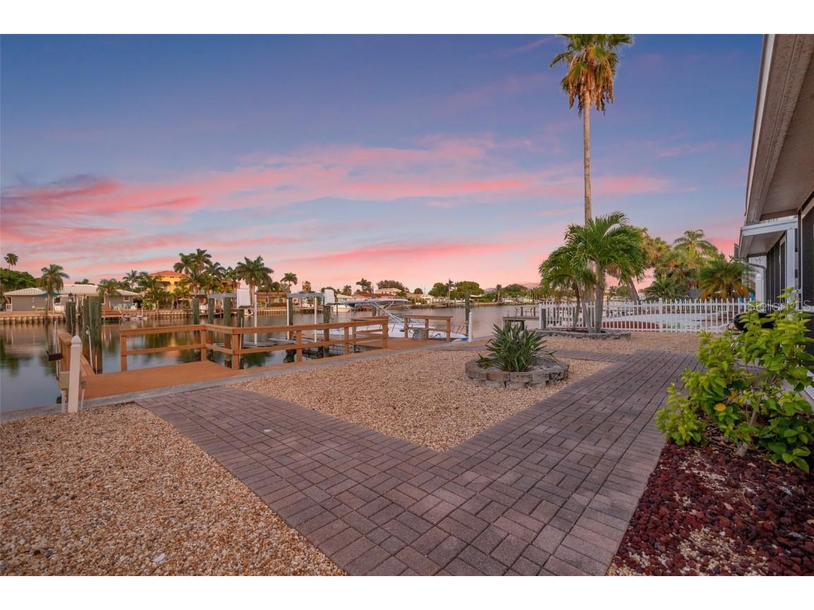 12005 3rd Street E #4 Treasure Island FL 33706 U8212850 image1