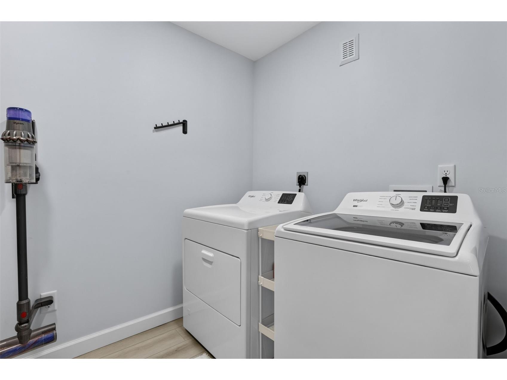 1201 15th Street N Saint Petersburg FL 33705 TB8528622 image33