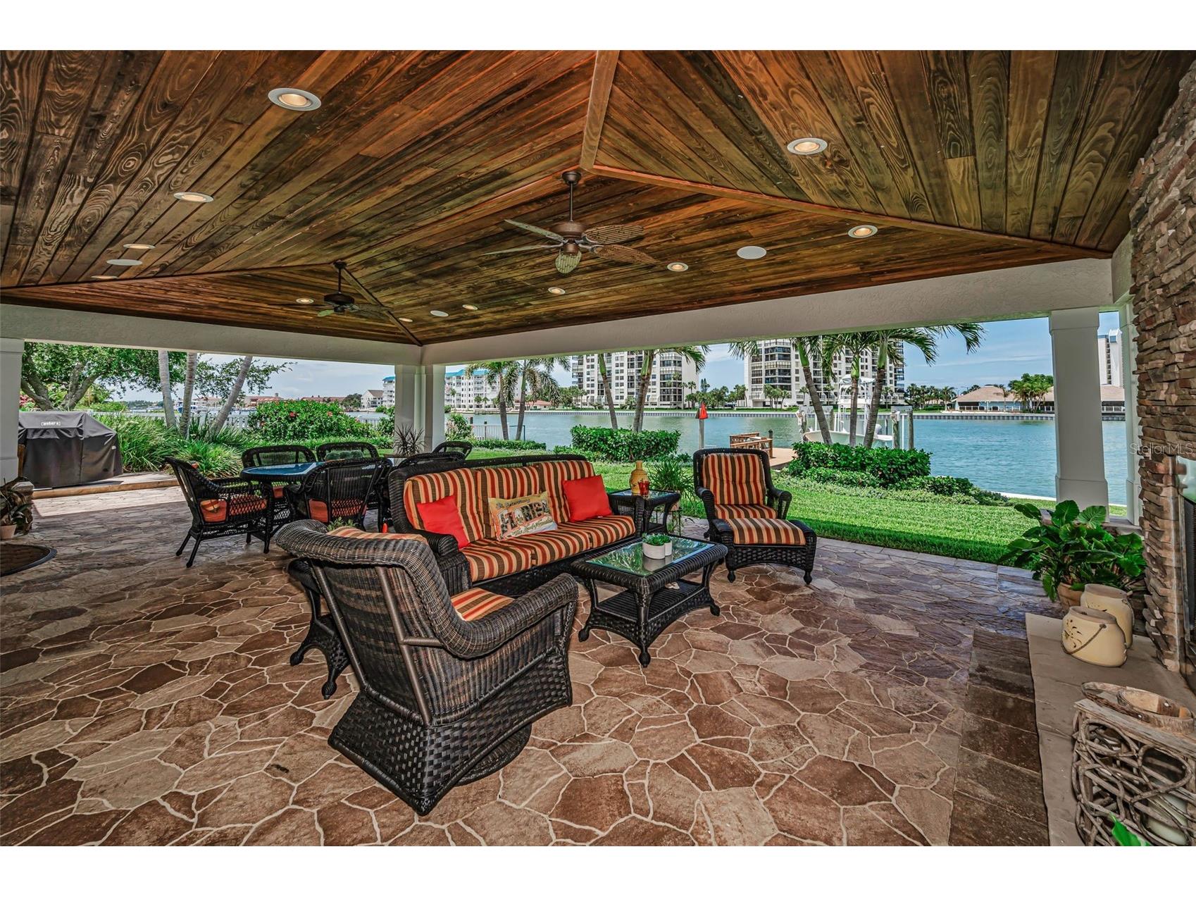 1201 81st Street S Saint Petersburg FL 33707 TB8512757 image42