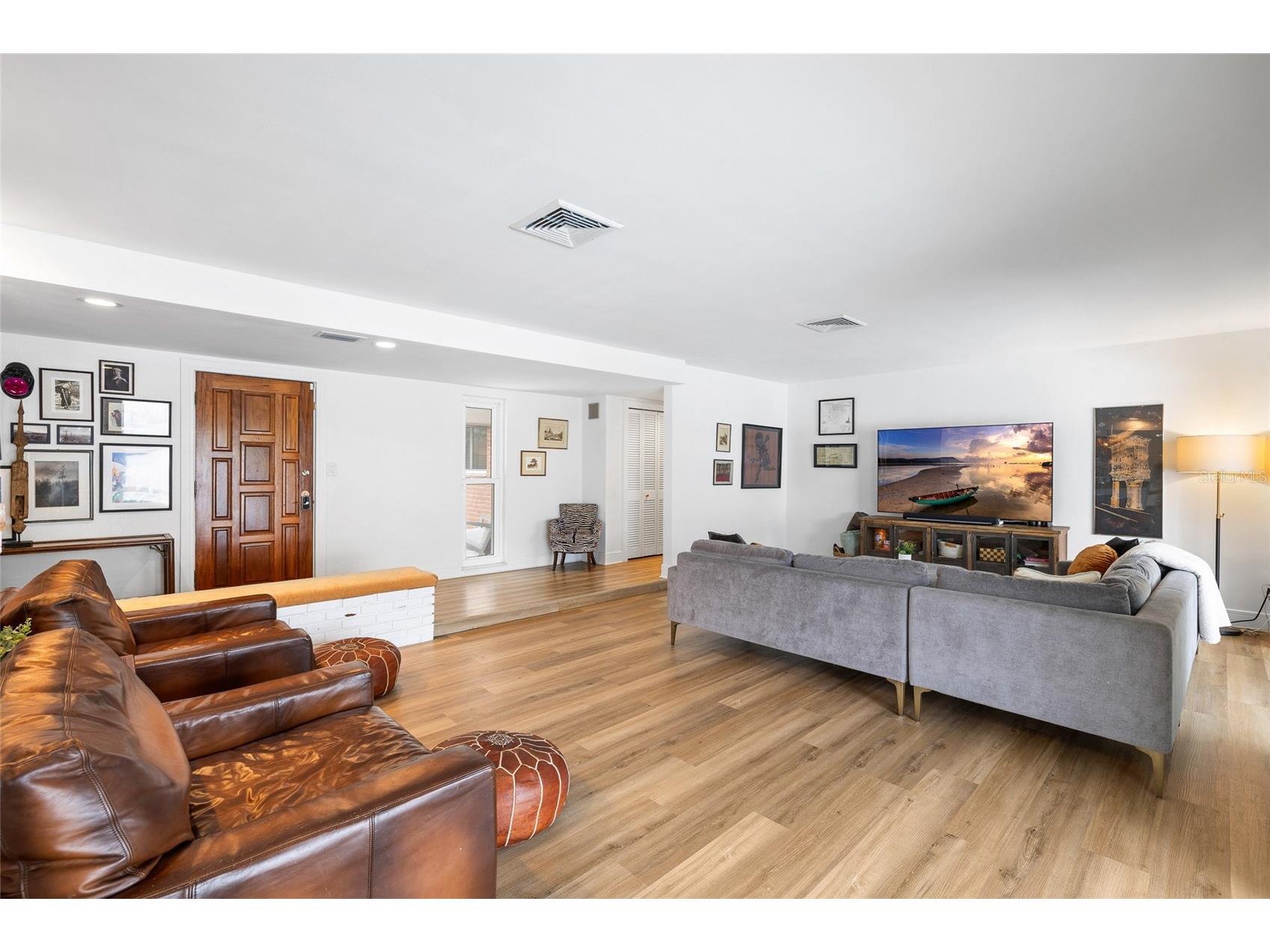 1201 87th Avenue N Saint Petersburg FL 33702 TB8494412 image8