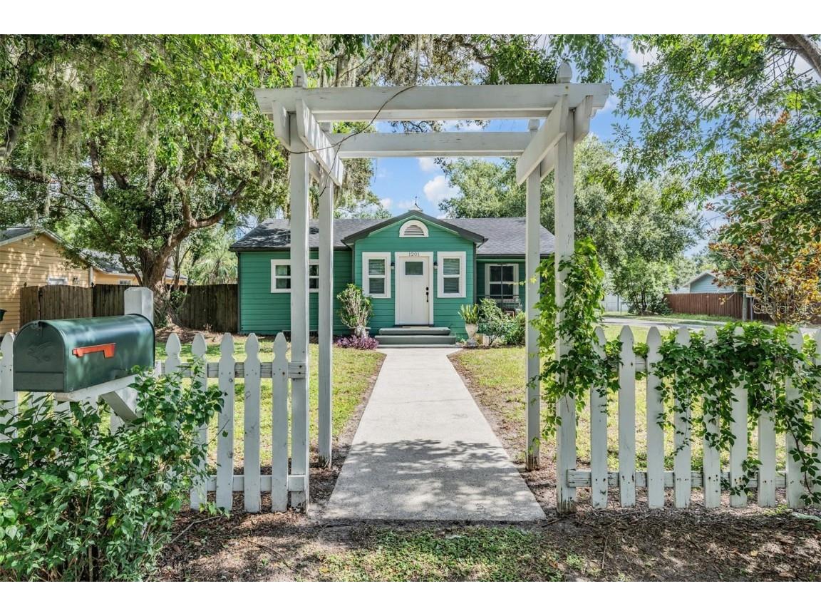 1201 E Hanna Avenue Tampa FL 33604 TB8417999 image1