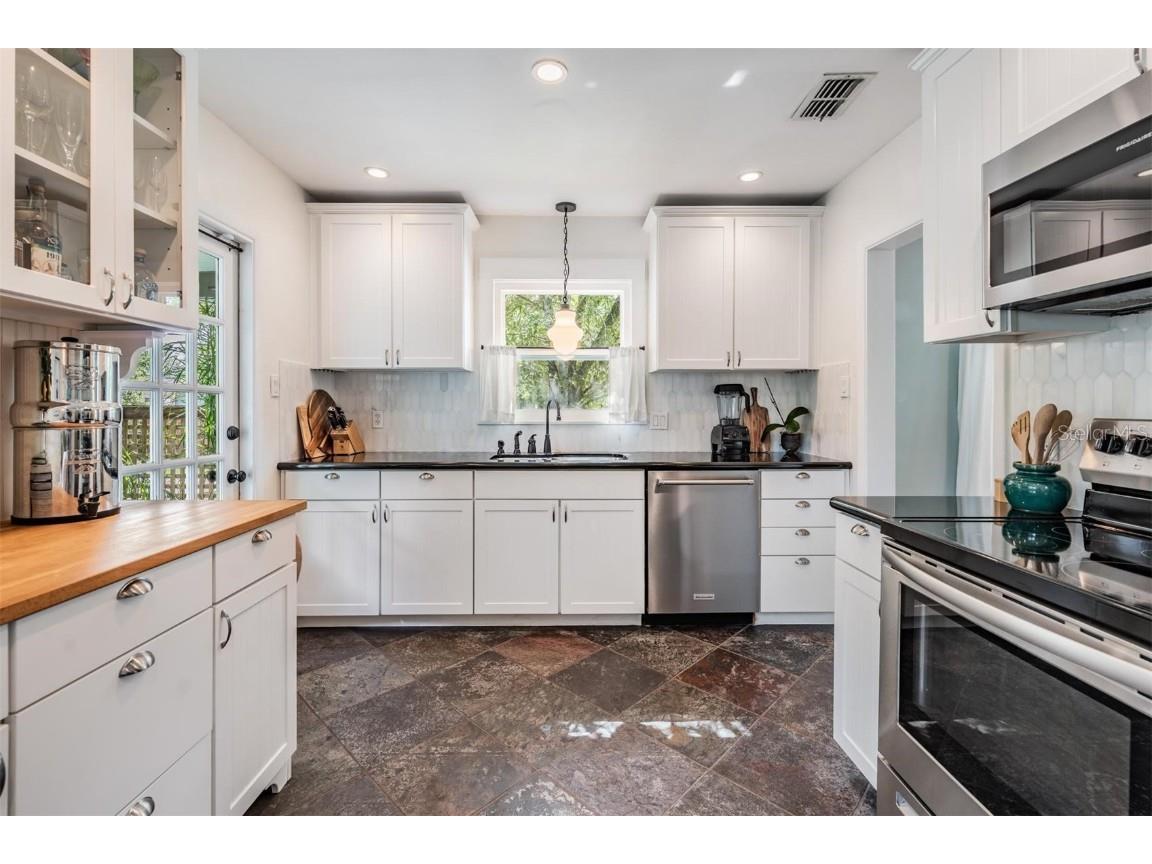 1201 E Hanna Avenue Tampa FL 33604 TB8417999 image8