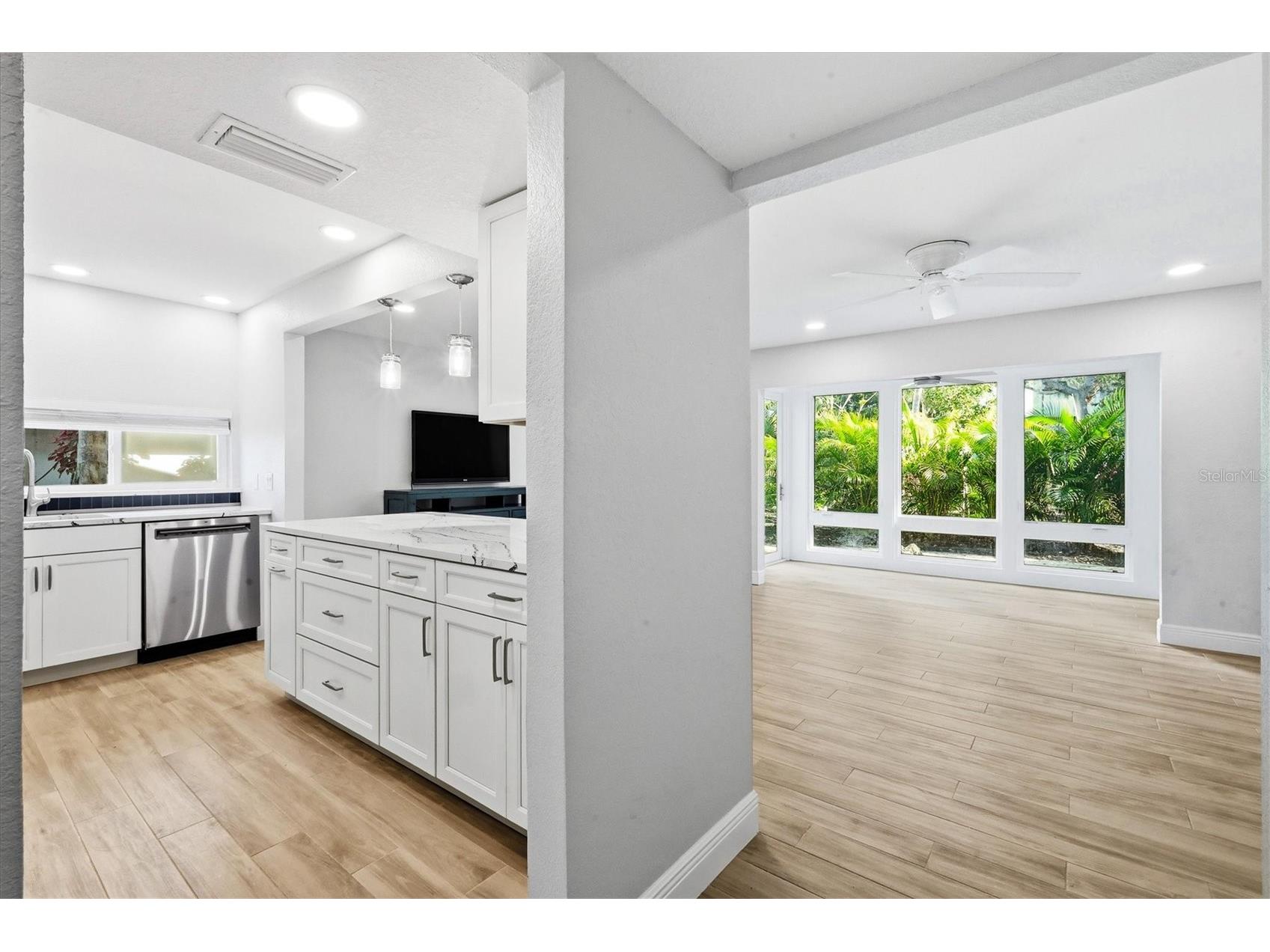 1201 E Peppertree Drive #234 Sarasota FL 34242 A4679932 image8