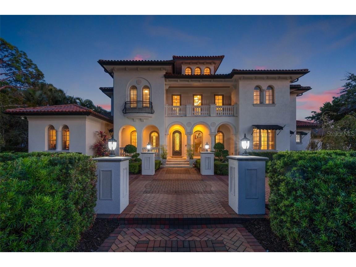 1201 Monterey Boulevard NE Saint Petersburg FL 33704 U8238589 image1