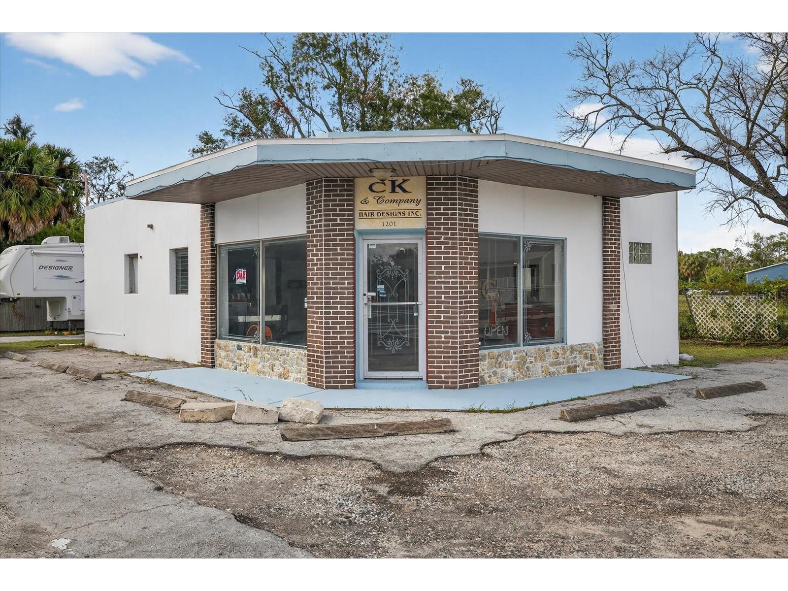 1201 N Pinellas Avenue Tarpon Springs FL 34689 TB8444345 image1