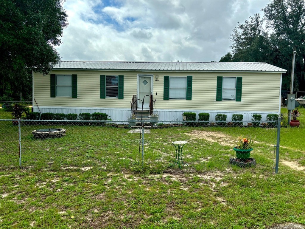 1201 Shirley Street Interlachen FL 32148 P4932337 image1