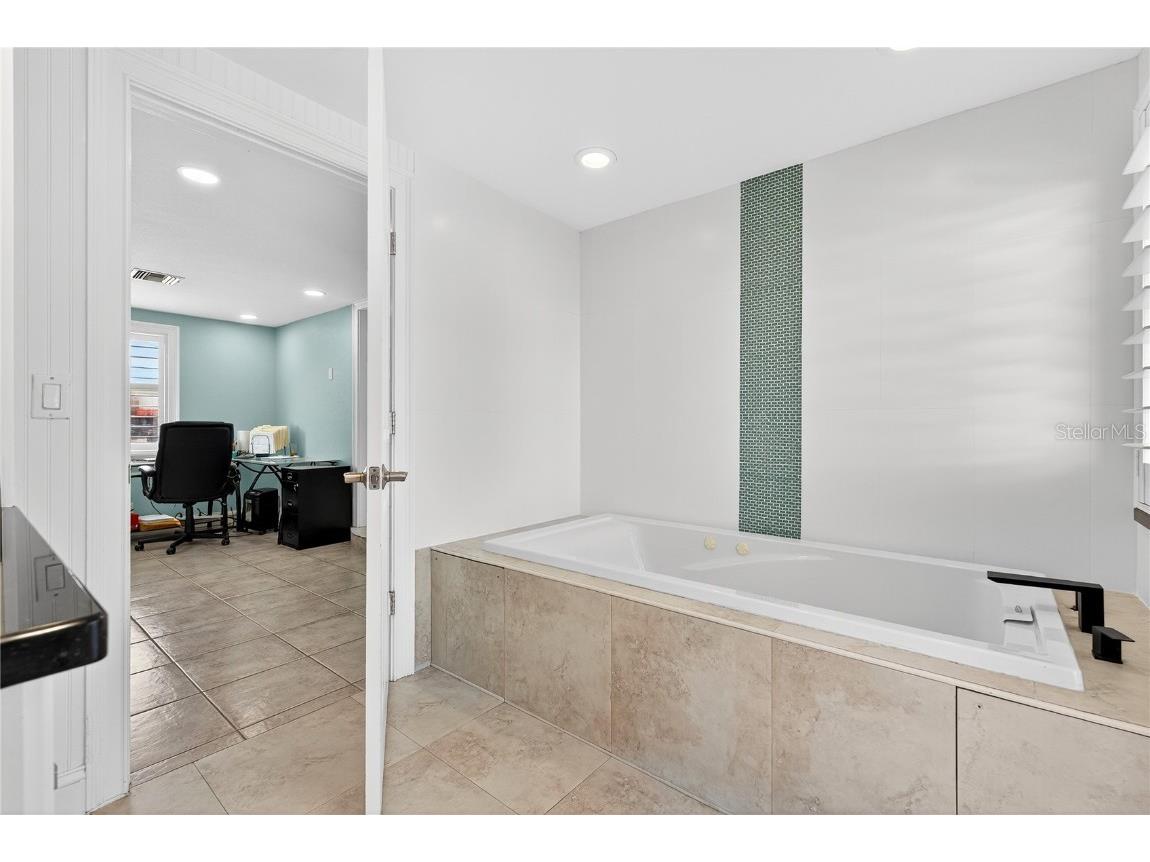 1201 Tyrone Boulevard N Saint Petersburg FL 33710 TB8436647 image22