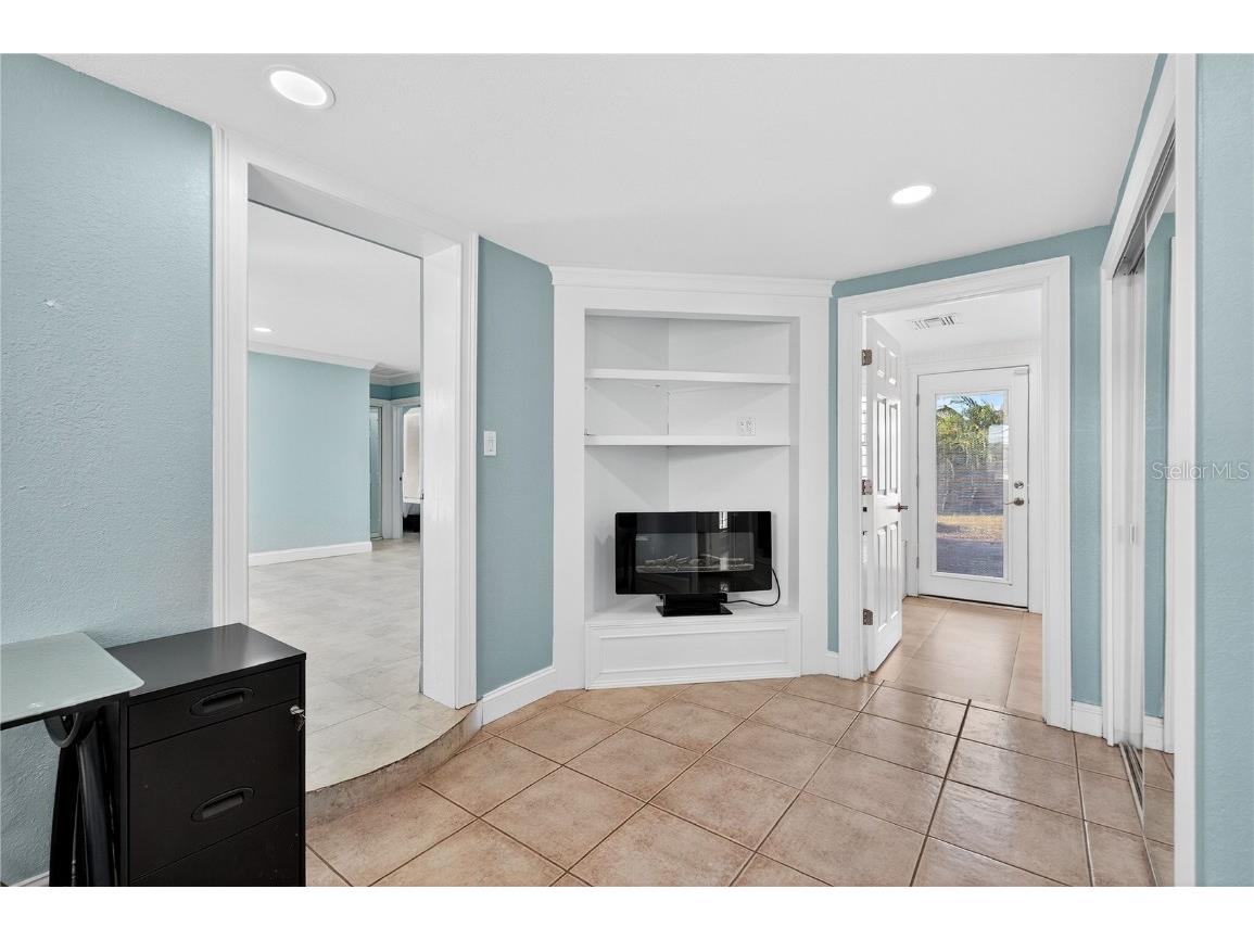 1201 Tyrone Boulevard N Saint Petersburg FL 33710 TB8436647 image23