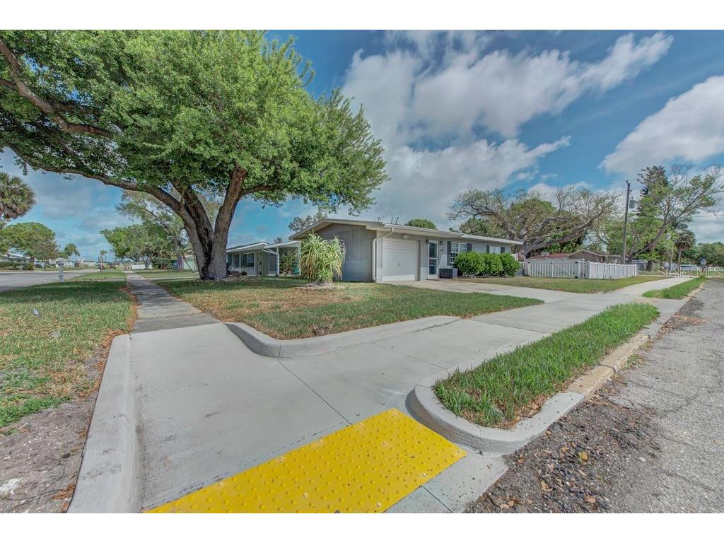 1202 26th Avenue W Palmetto FL 34221 A4685079 image2