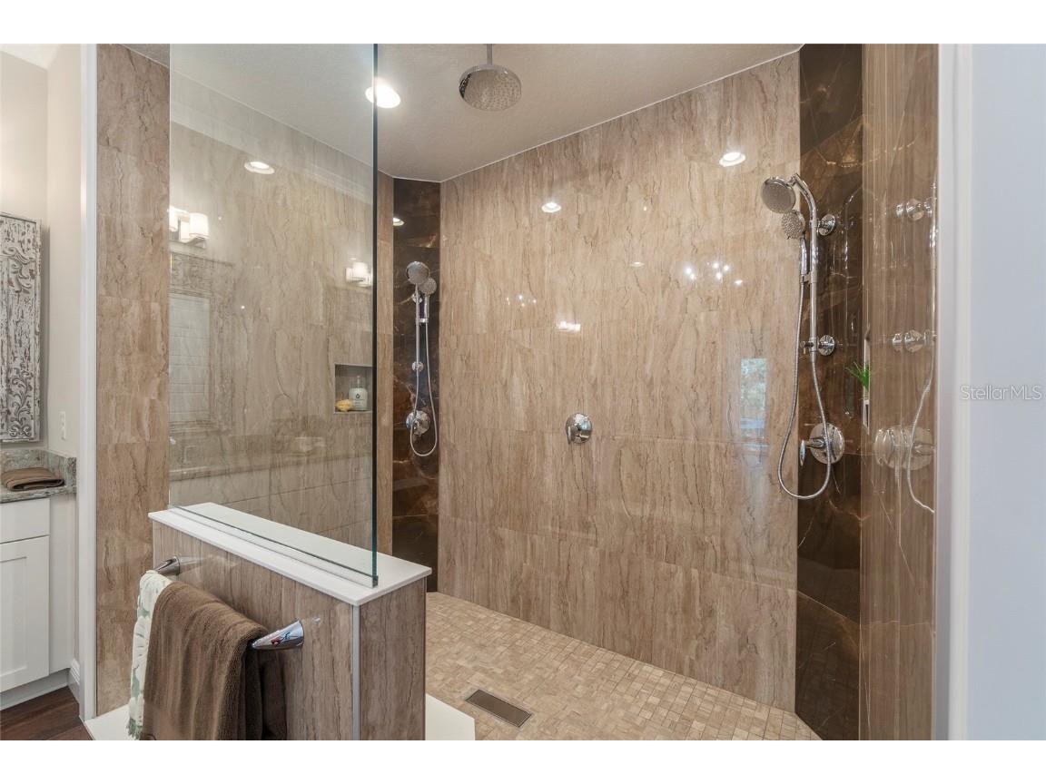 1202 Fiesta Key Circle Lady Lake FL 32159 A4661515 image32