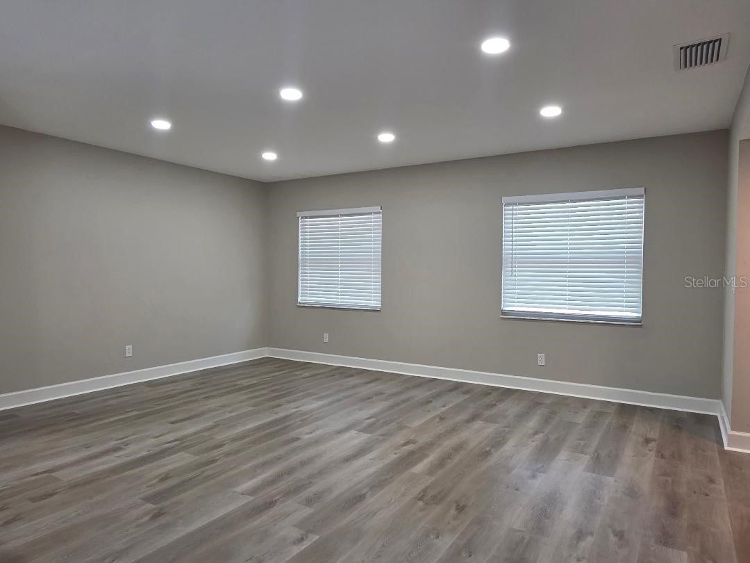 12022 Riverhills Drive Tampa FL 33617 TB8492384 image9