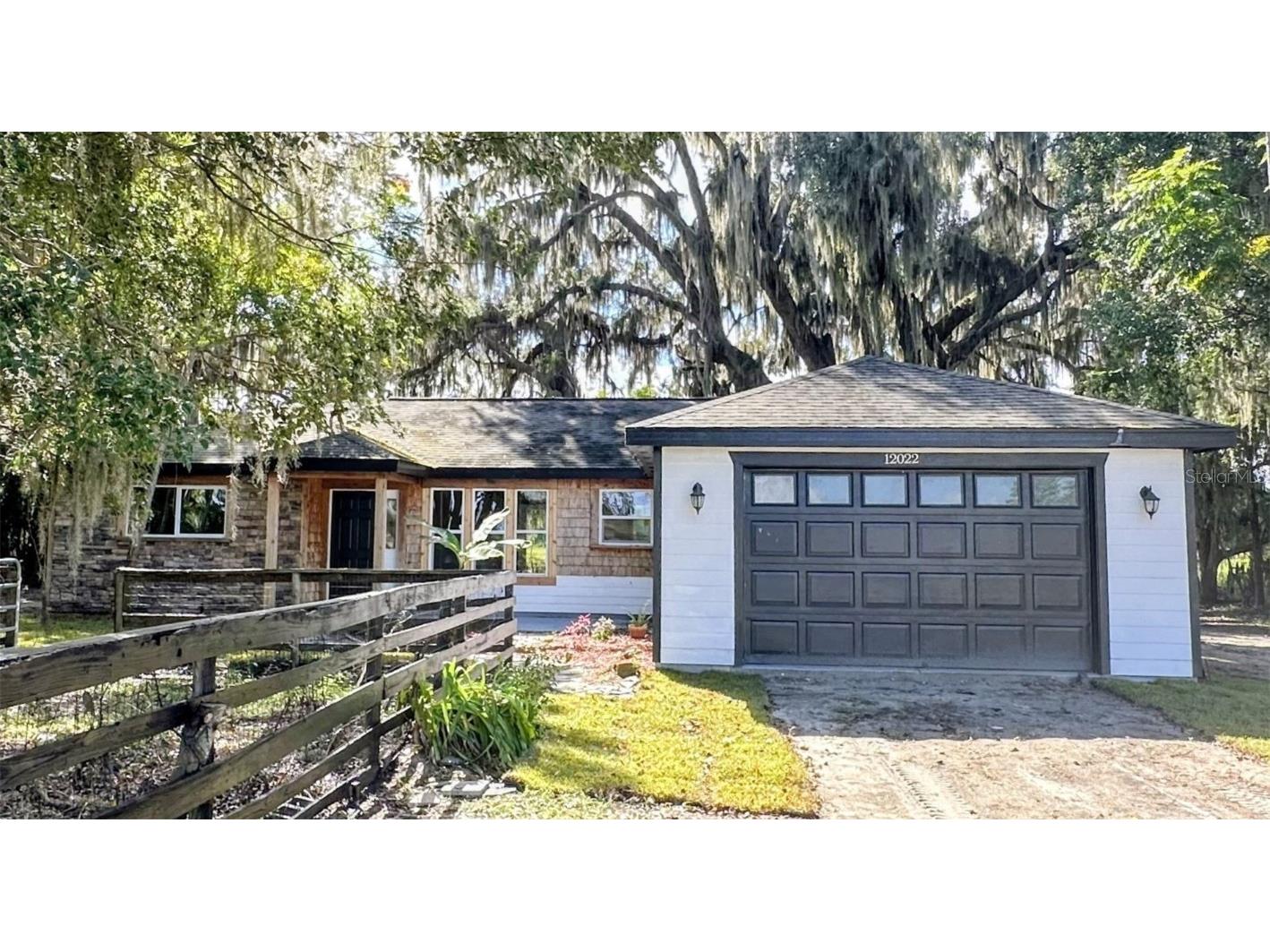 12022 SE Sunset Harbor Road Weirsdale FL 32195 R4910092 image1