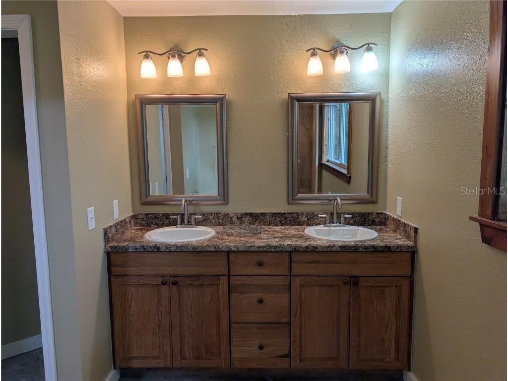 12022 SE Sunset Harbor Road Weirsdale FL 32195 R4910092 image8