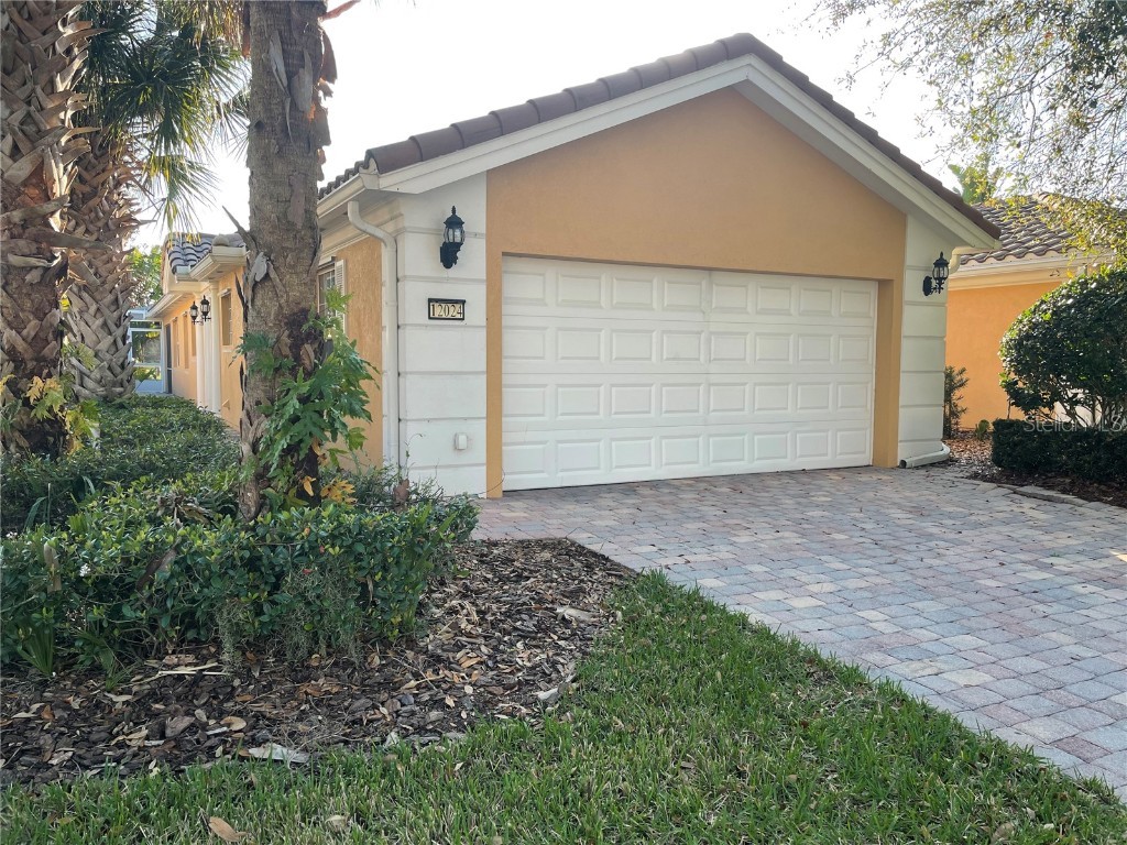 12024 Kajetan Lane Orlando FL 32827 O6157331 image1