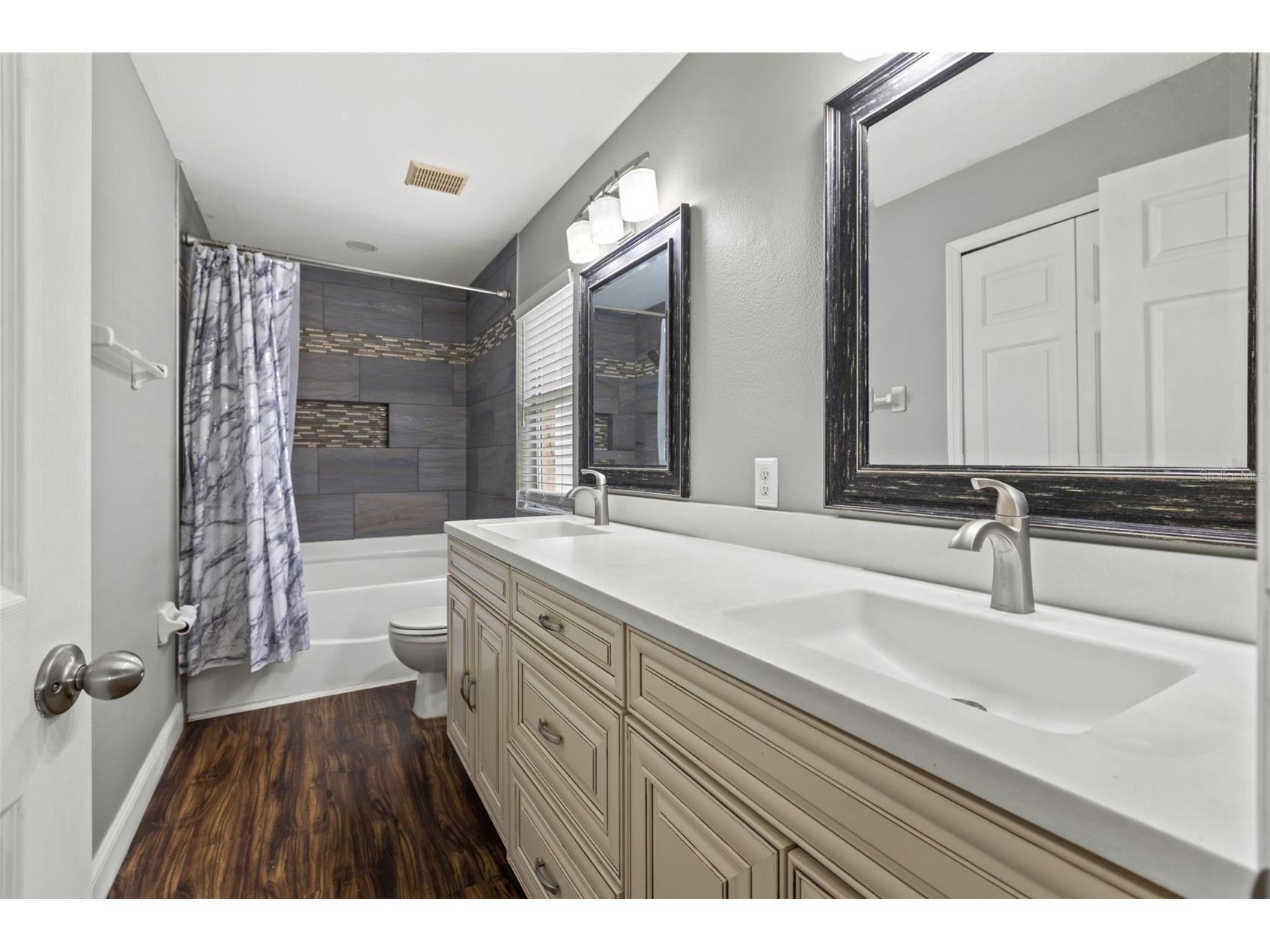 12026 Cedarfield Drive Riverview FL 33579 TB8459832 image13