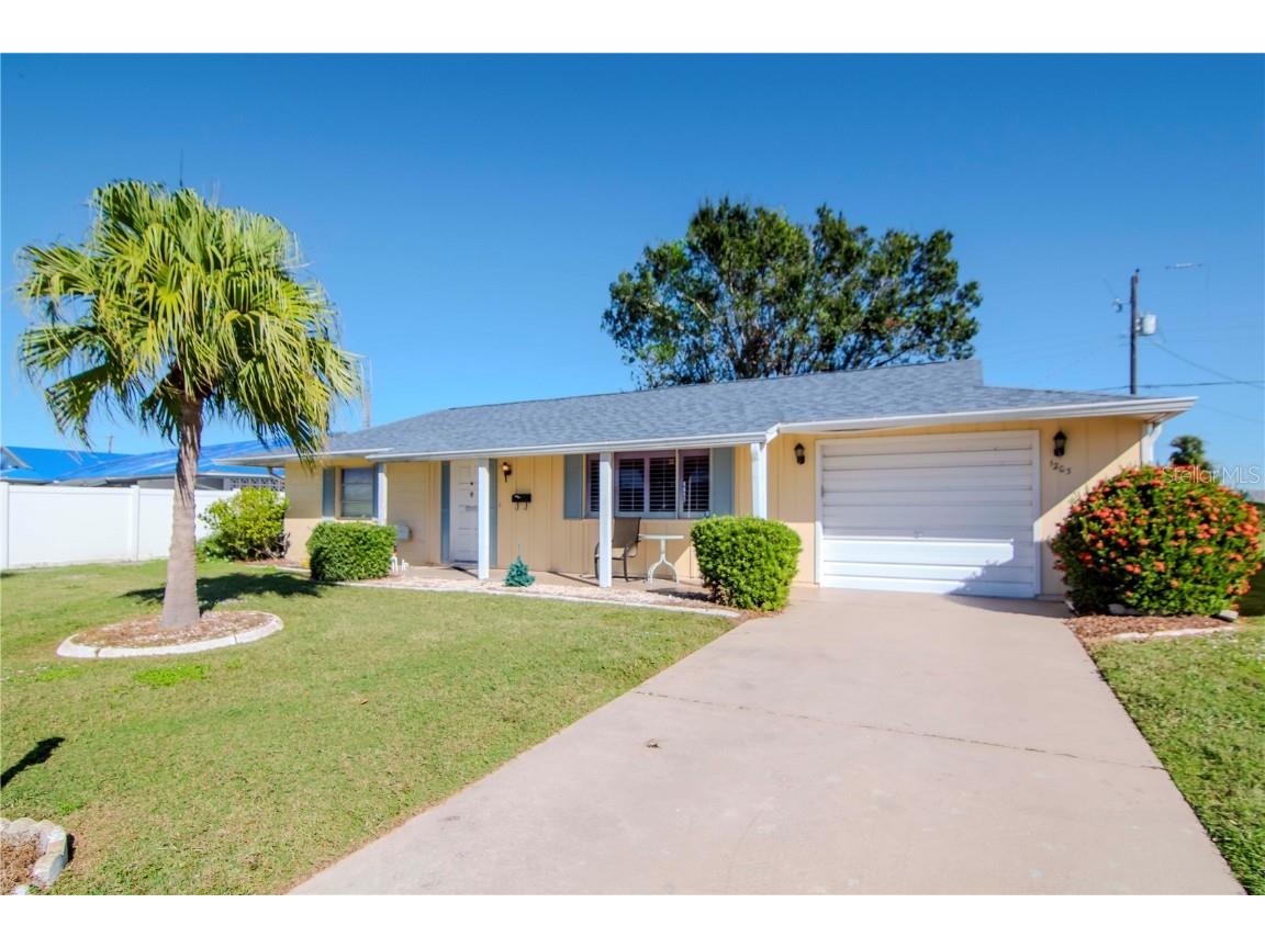 1203 Hacienda Drive Sun City Center FL 33573 TB8322787 image1