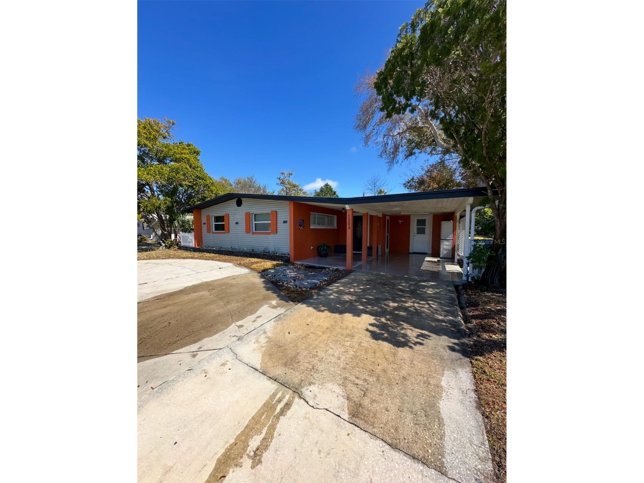 1203 N Saturn Avenue Clearwater FL 33755 O6379922 image1