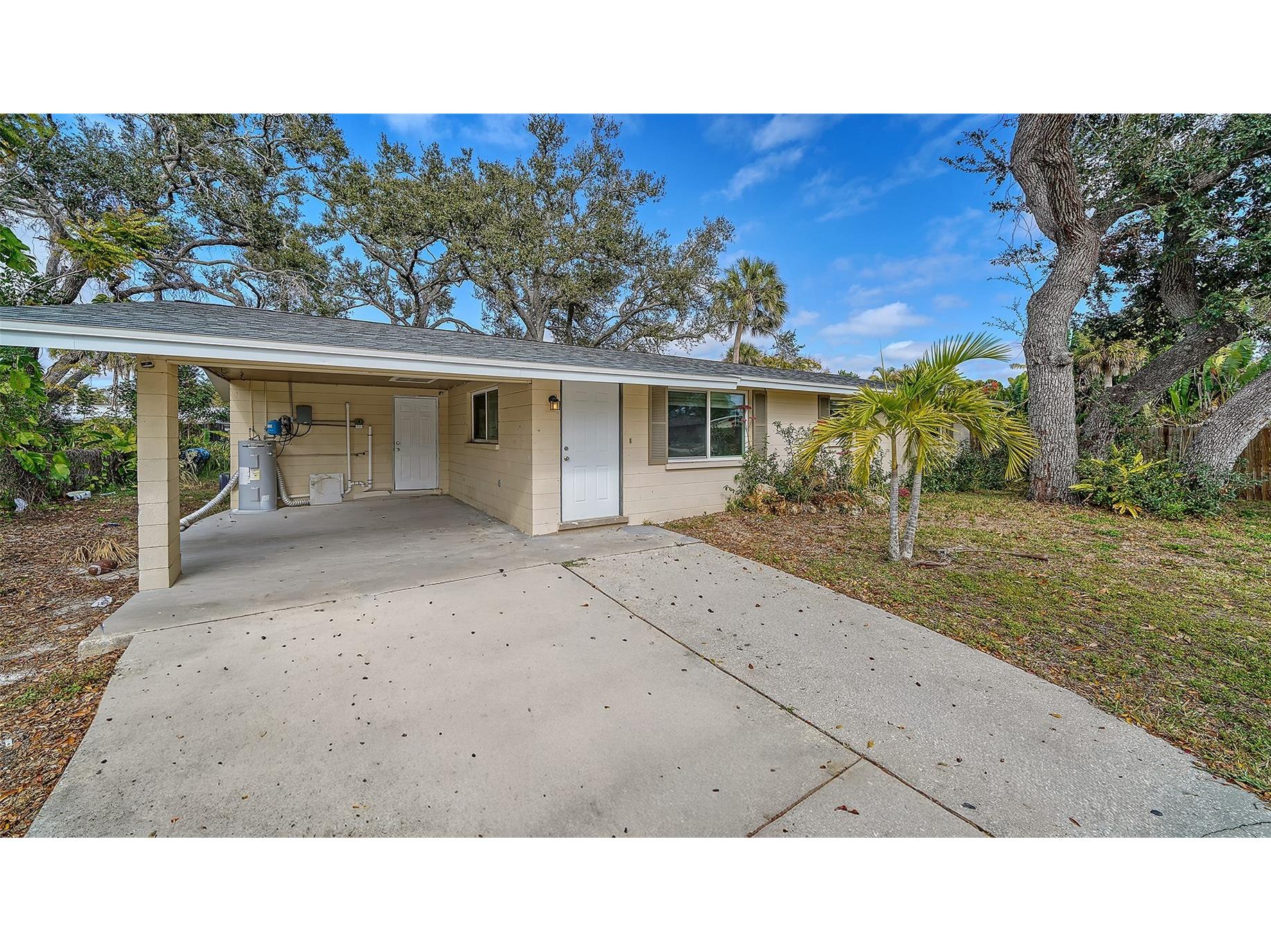 1203 Pineland Avenue Venice FL 34285 A4679605 image2