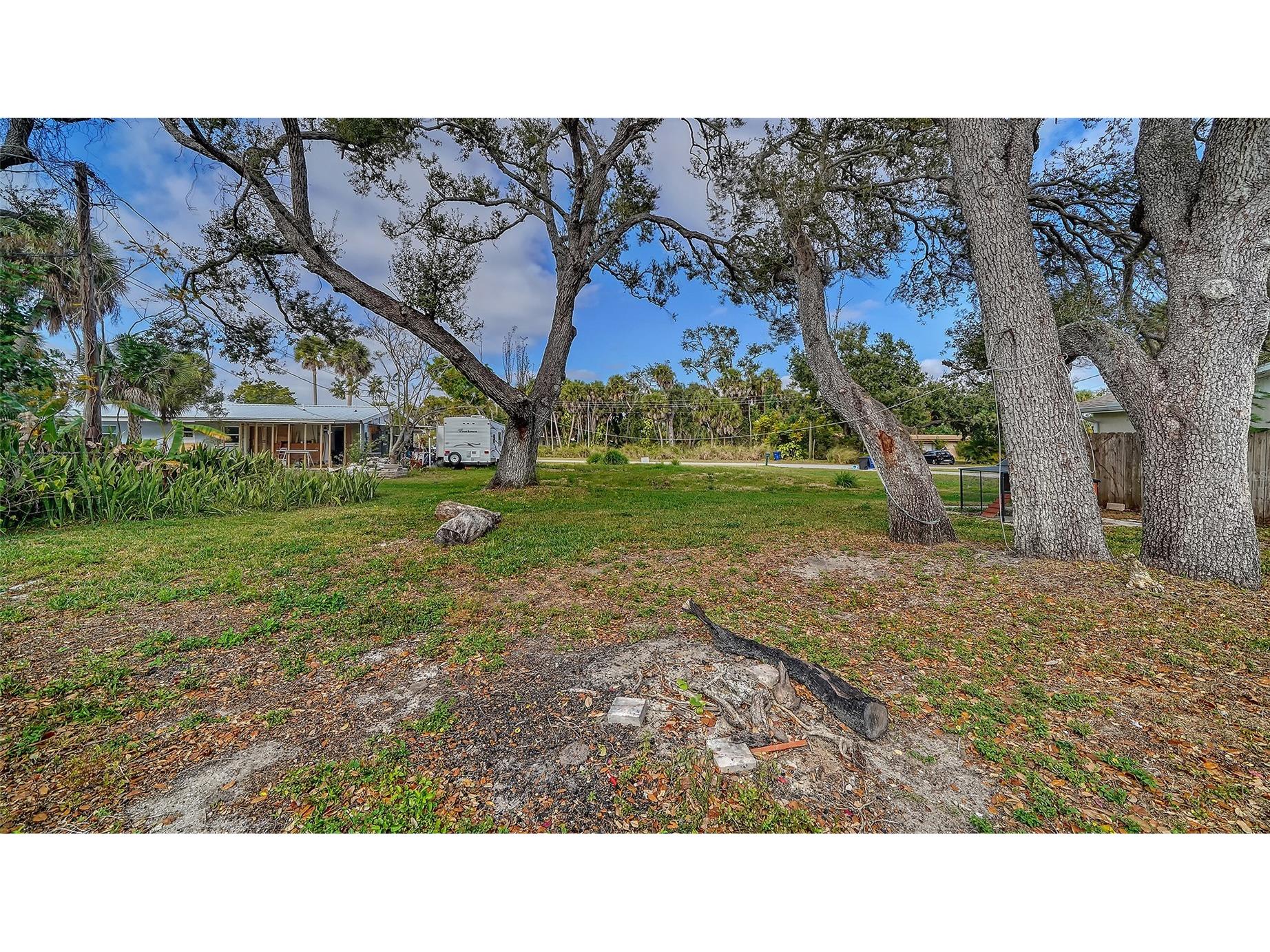 1203 Pineland Avenue Venice FL 34285 A4679605 image20