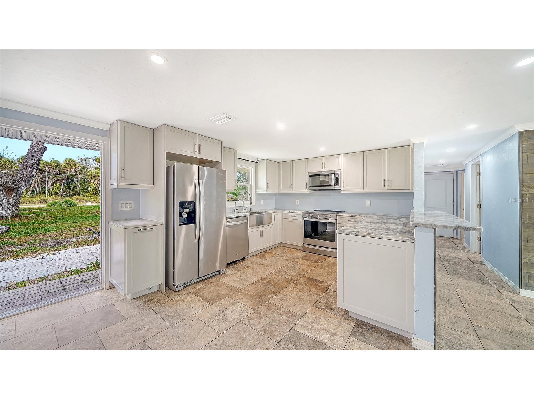 1203 Pineland Avenue Venice FL 34285 A4679605 image5