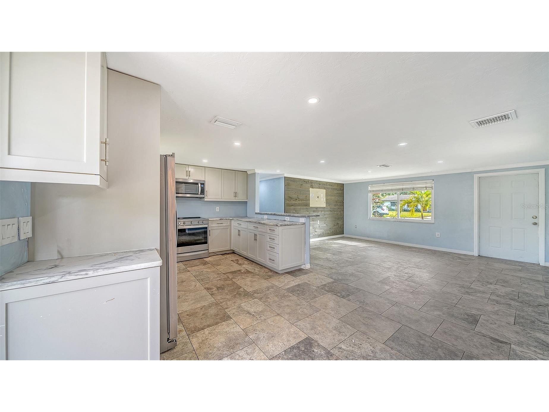 1203 Pineland Avenue Venice FL 34285 A4679605 image8